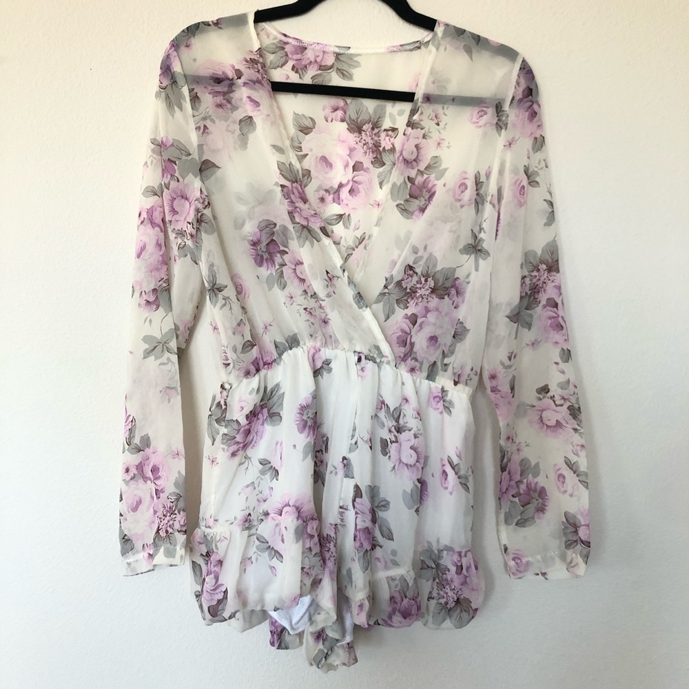 Sexy lace romper with floral pattern
